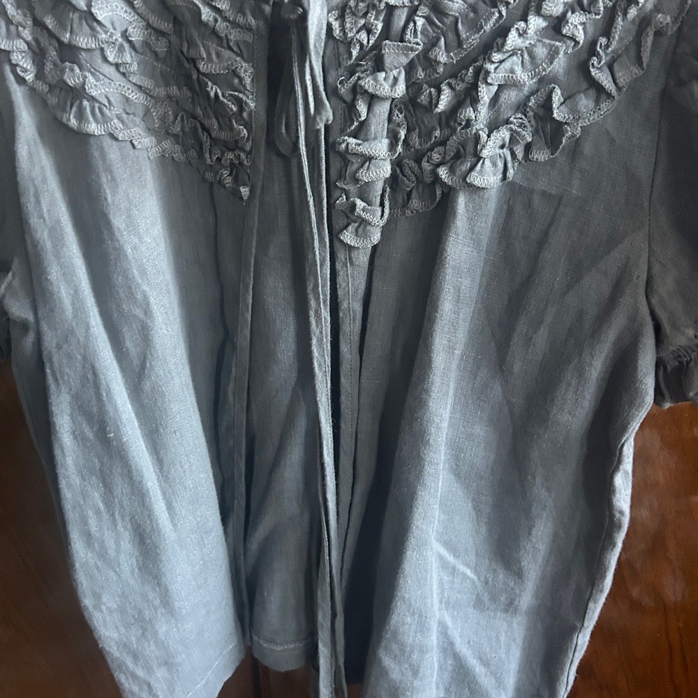 Gray Linen Ruffled Women's Top - Picture 3 of 5